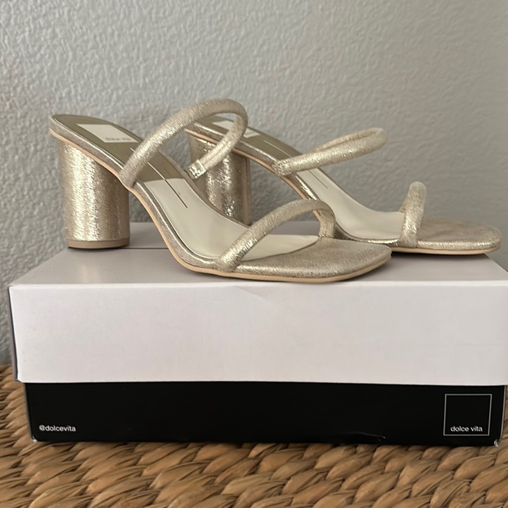 Dolce Vita Noles in gold metallic